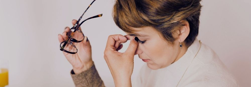 Mental health professional pausing during work due to stress and service pressure